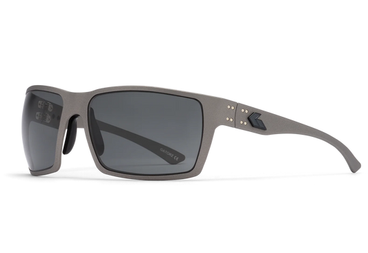 MARAUDER - GUNMETAL / BLACK LOGO - SMOKE POLARIZED